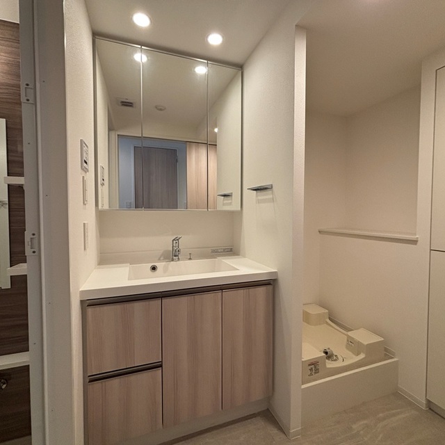 洗面設備　※写真は同タイプ住戸です。