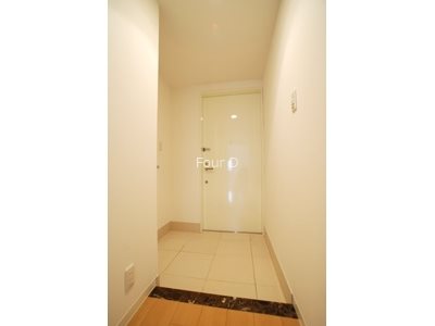 玄関　《見学予約受付中》設備充実ハイグレードマンション！