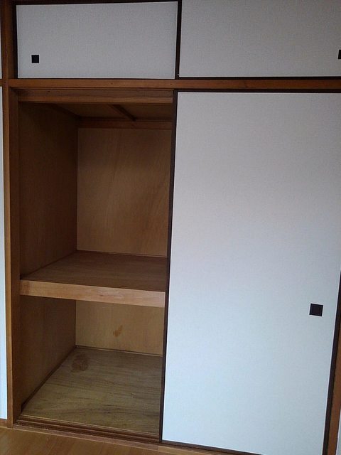 収納　同物件別号室の写真です。