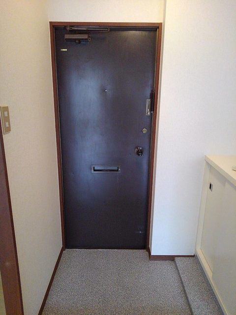 玄関　同物件別号室の写真です。