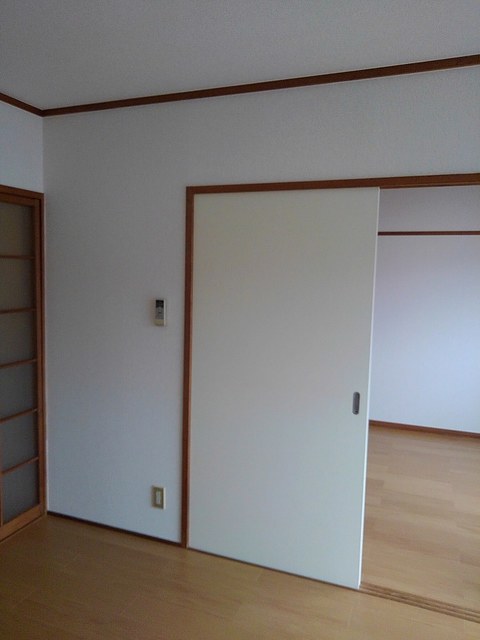 居室・リビング　同物件別号室の写真です。