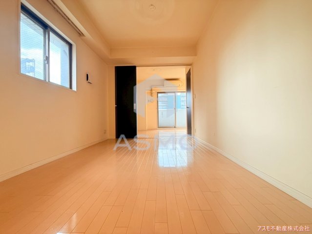 居室・リビング　同マンション参考写真