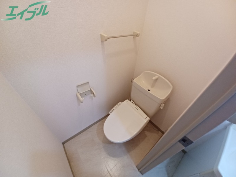 トイレ　同型反転参考写真