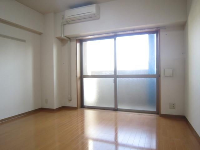 居室・リビング　フローリング