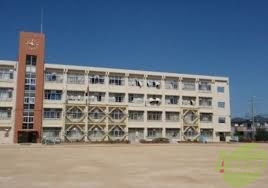 小学校　神戸市立有瀬小学校（小学校）まで636m