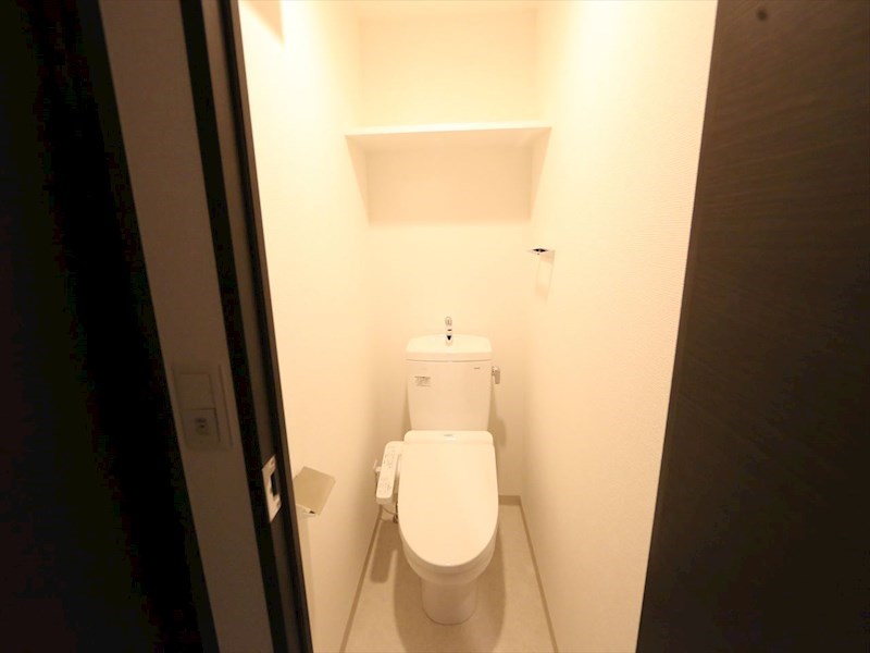 トイレ　温水洗浄暖房便座付トイレ