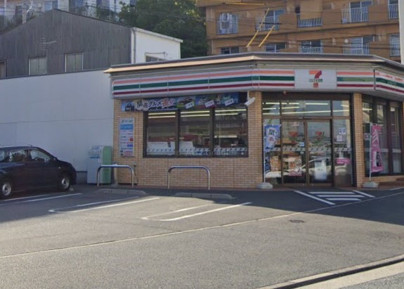コンビニ　セブンイレブン 小倉工業高校前店（コンビニ）まで195m