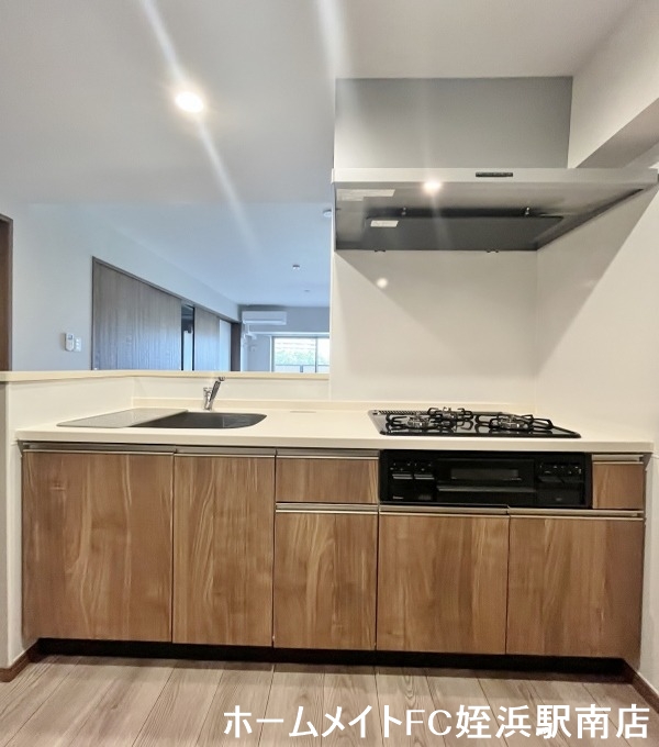 キッチン　★３口コンロで料理が捗ります★参考写真