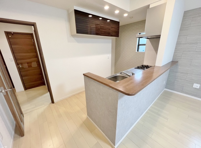 その他設備　カウンターキッチン・食器棚