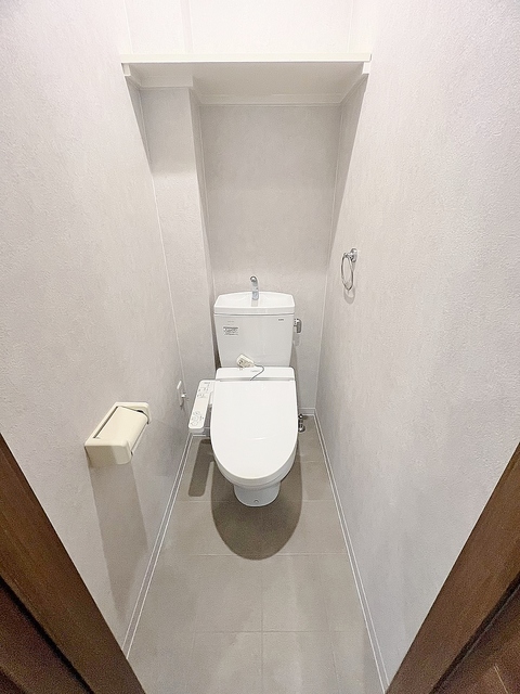 トイレ　温水洗浄便座