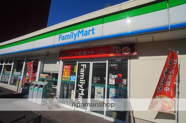 コンビニ　ファミリーマート（コンビニ）まで189m
