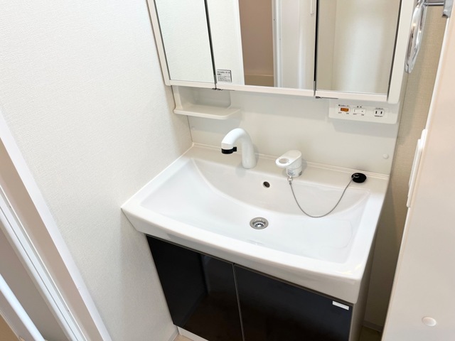 洗面設備　※同タイプの写真です。
