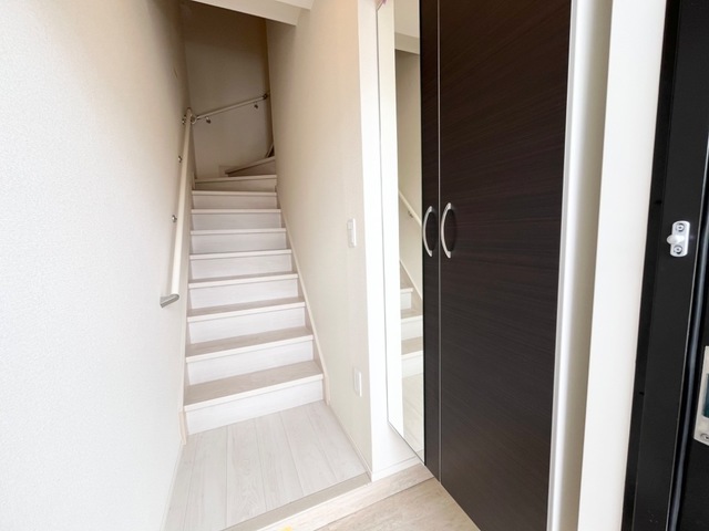 玄関　※同タイプの写真です。