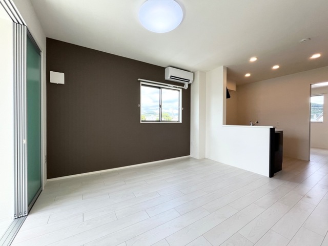 居室・リビング　※同タイプの写真です。