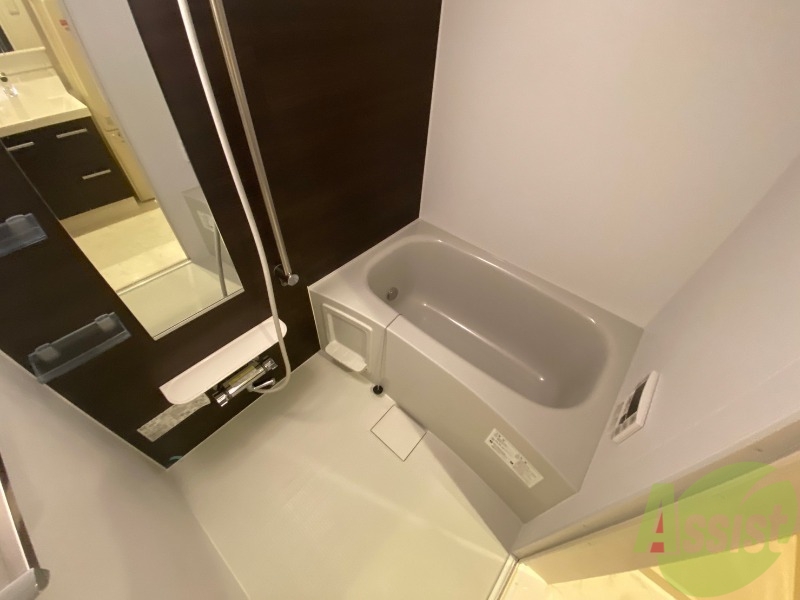 バス・シャワールーム　お風呂になります。一日の疲れを癒してくださいね。