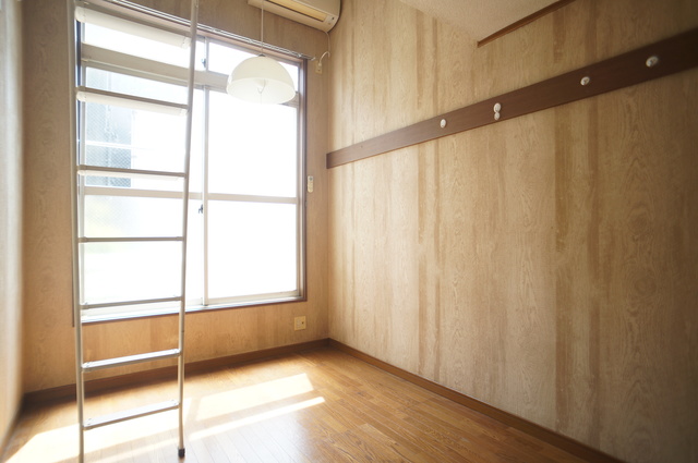 居室・リビング　南向きで日当たり良好なお部屋！暖かな日差しが入ります♪