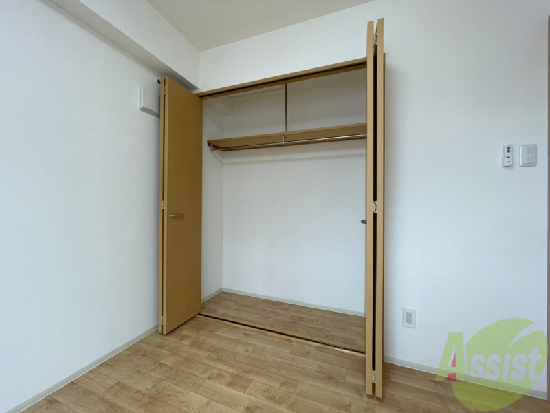 収納　寝室の収納です。部屋がすっきり片付きます。