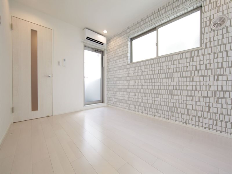 バルコニー　ＬＤＫ8.3帖　　洋室3.6帖　エアコン完備　換気良好