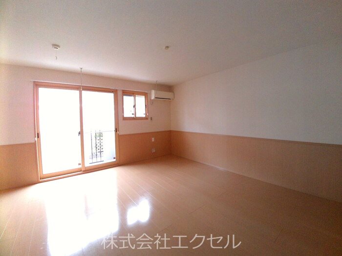 居室・リビング　同建物別室の写真です。