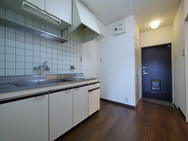 玄関　※写真は別の部屋のものです。