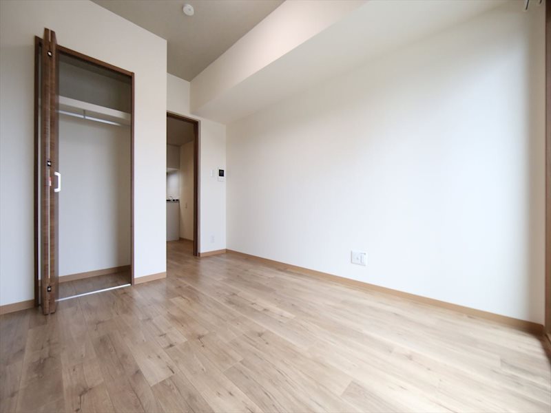 バルコニー　洋室6.2帖　エアコン付き　南向きバルコニー　(同号室タイプ