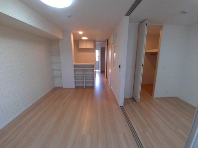 玄関　リビング