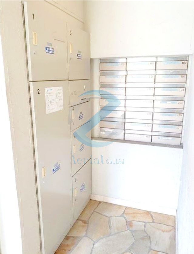 ロビー　宅配ボックス