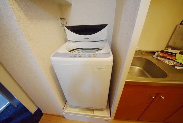 洗面設備　洗濯機付いてます♪