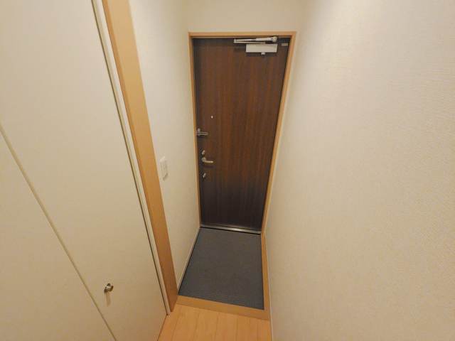 玄関　他部屋写真掲載