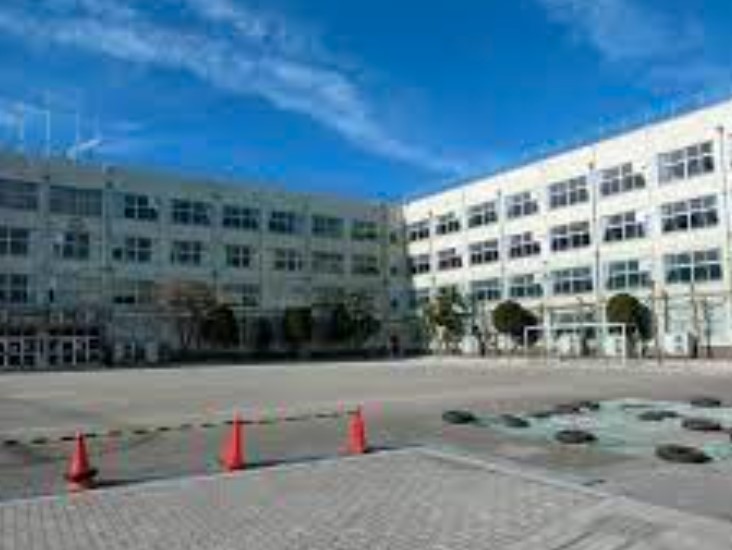 中学校　荒川区立第一中学校（中学校）まで482m