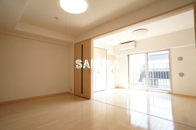 居室・リビング　開放感のあるゆったりとしたお部屋です♪