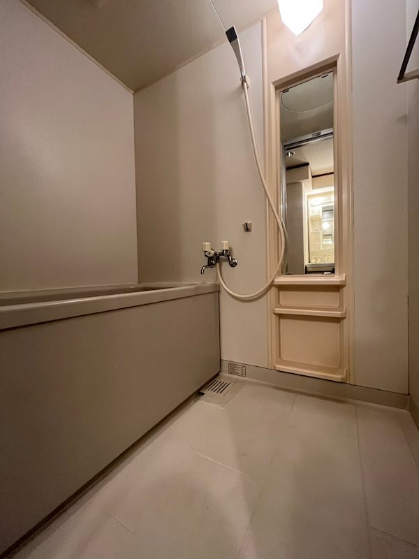 バス・シャワールーム　お風呂で日々の疲れを落としましょう