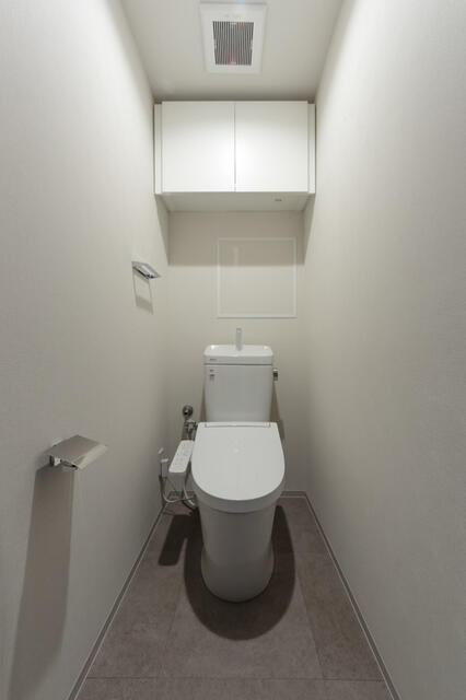 トイレ　※写真は同タイプ住戸です。