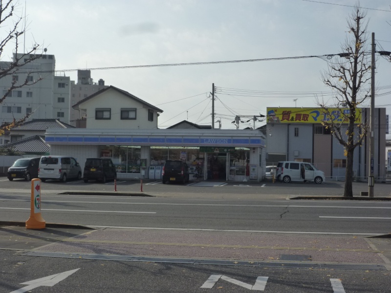 コンビニ　ローソン 大村東三城町店（コンビニ）まで377m