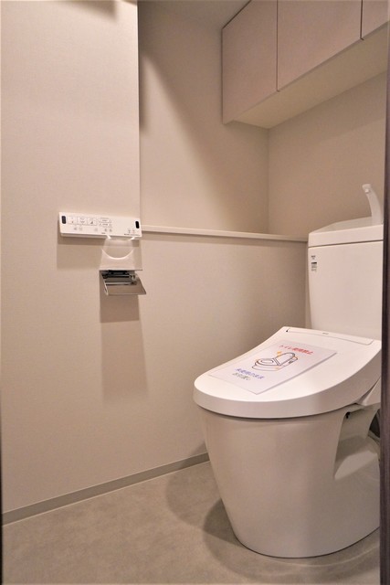 トイレ　※写真は同タイプ住戸です。