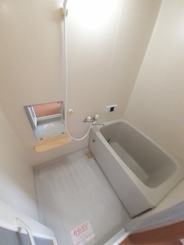 バス・シャワールーム　追い焚き機能付きのお風呂です♪