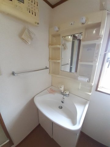 洗面設備　明るい洗面所です★