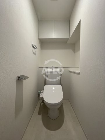 トイレ　スプランディッド難波キャトル　温水洗浄便座