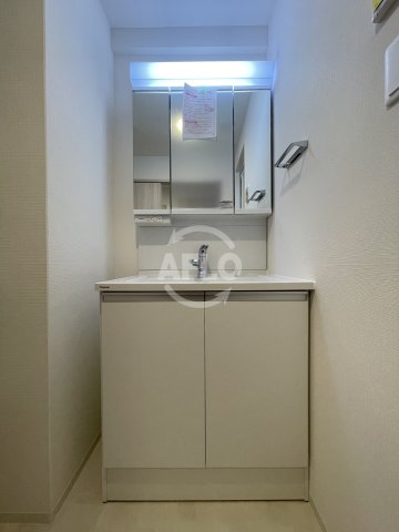 洗面設備　スプランディッド難波キャトル　独立洗面台