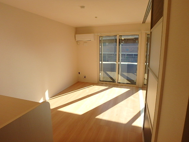 居室・リビング　同施工会社の参考写真です