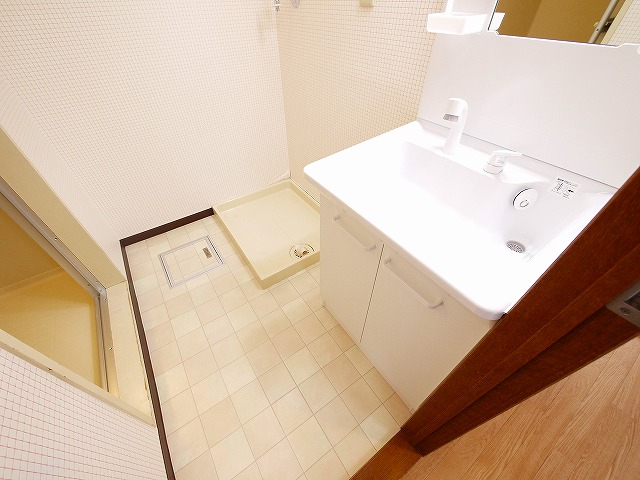 洗面設備　脱衣スペースもあります