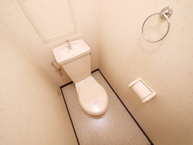 トイレ　落ち着いたトイレです