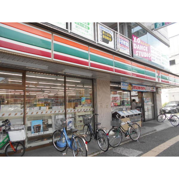 コンビニ　ファミリーマート我孫子本町店（コンビニ）まで125m
