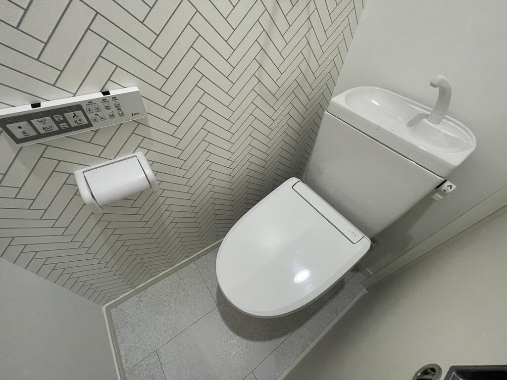 トイレ　同施工会社の別物件の画像になります。