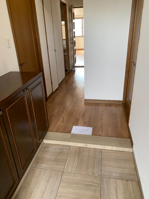 玄関　別部屋の参考写真です。