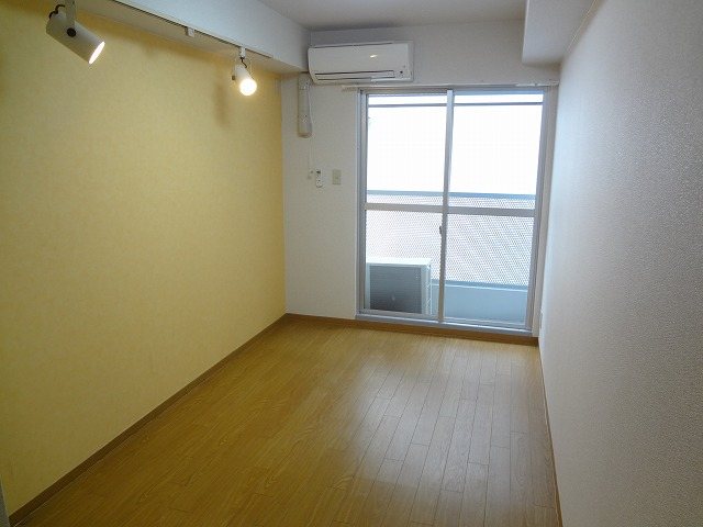 居室・リビング　＊別部屋の写真です