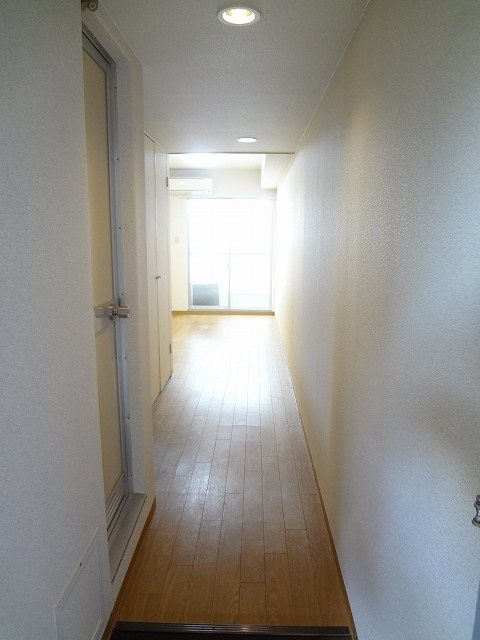 玄関　＊別部屋の写真です