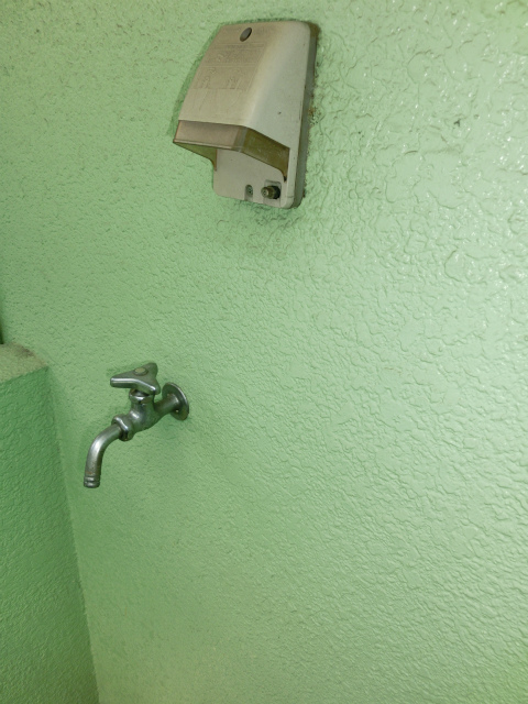 バルコニー　洗濯機置場