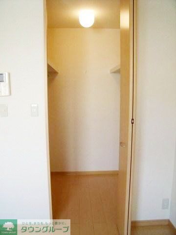 収納　魅力のウォークインクローゼットです