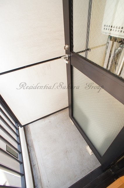 バルコニー　開放的で明るい空間を演出してくれるバルコニーです♪